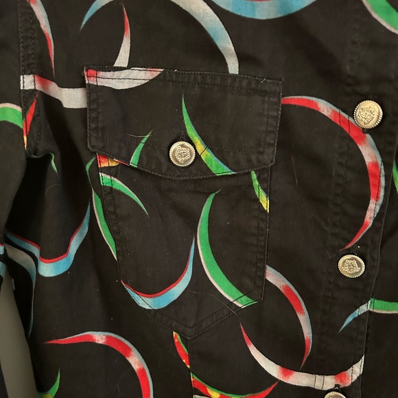 VINTAGE VERSACE JEANS SIGNATURE BUTTON UP SHIRT, LIKELY FROM THE 80s, SIZE SMALL - Picture 6 of 9